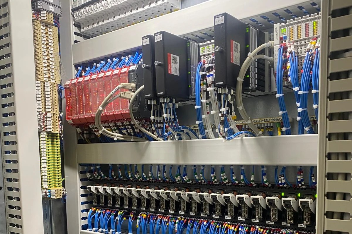 Beckhoff EtherCAT I/O and safety modules in an RTC control cabinet
